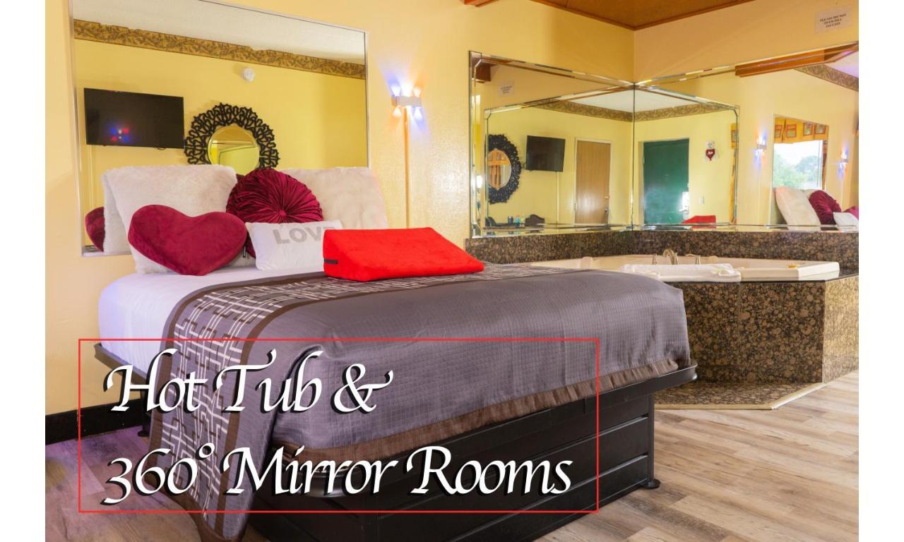Luxe Romantic Suites Dolton Exteriör bild