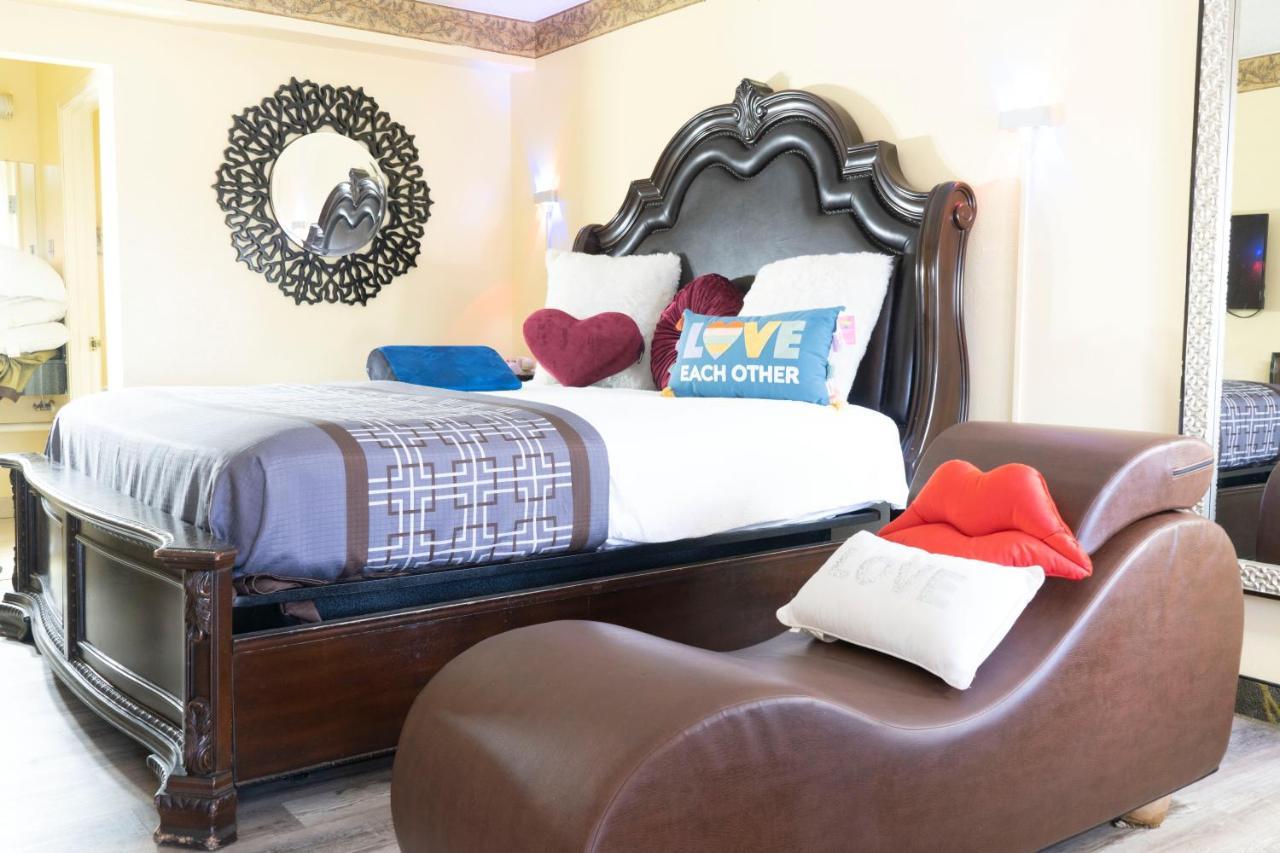 Luxe Romantic Suites Dolton Exteriör bild