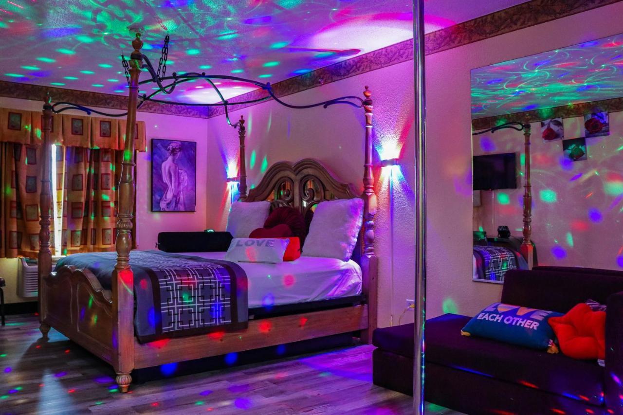 Luxe Romantic Suites Dolton Exteriör bild