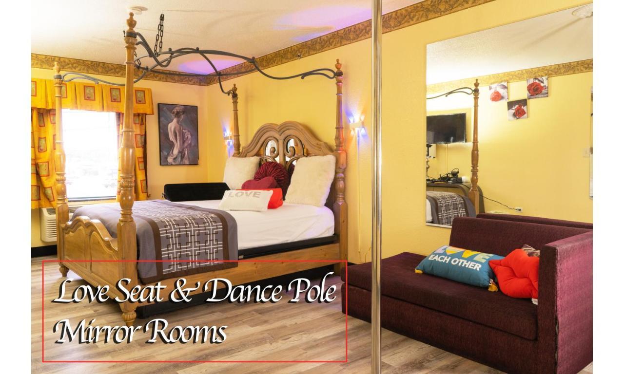 Luxe Romantic Suites Dolton Exteriör bild